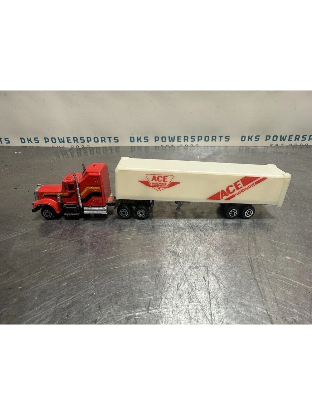 Diecast YatmIng Ace Hardware Tractor & Trailer Diecast Hong Kong 631214